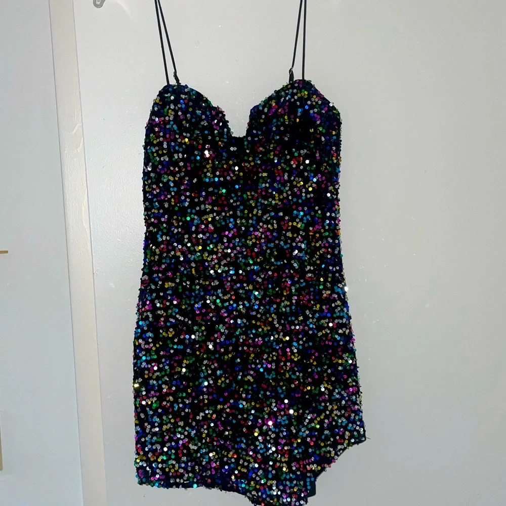 Selfie Leslie Dress - Picture 2 of 5